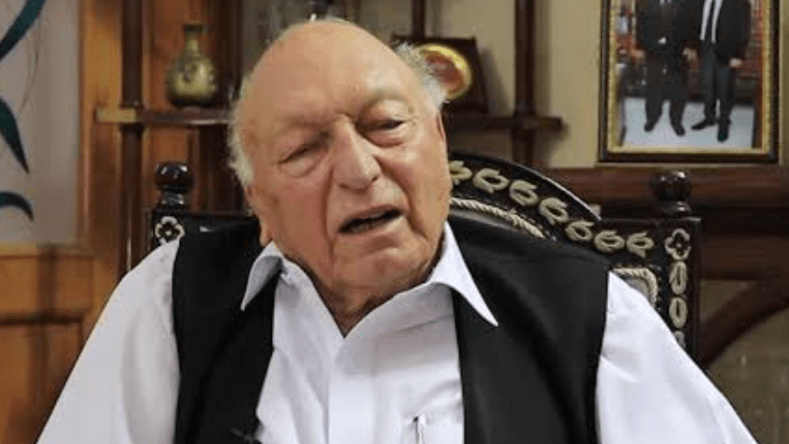 باكستان: مقتل كبير المحامين رميا بالرصاص داخل المحكمة (فيديو)