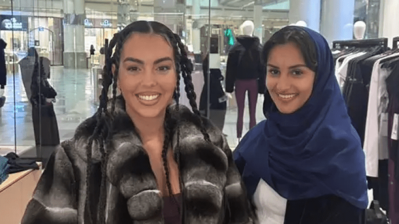 الكشف عن سبب ظهور أميرة سعودية مع جورجينا بالرياض