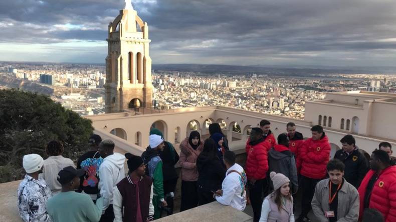 بالصور.. جولة سياحية للمنتخب الأنغولي في الباهية