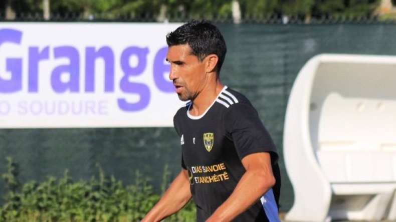 أكرور يتأهّل في كأس فرنسا وهو بِعمر 48 سنة!