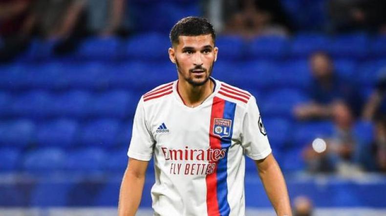 عوار اقترب من هذا النادي