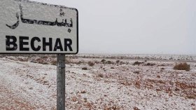ظاهرة مناخية نادرة .. الثلوج تتساقط على بشار