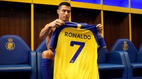 أوّل لاعب جزائري سَيُواجه رونالدو في البطولة السعودية