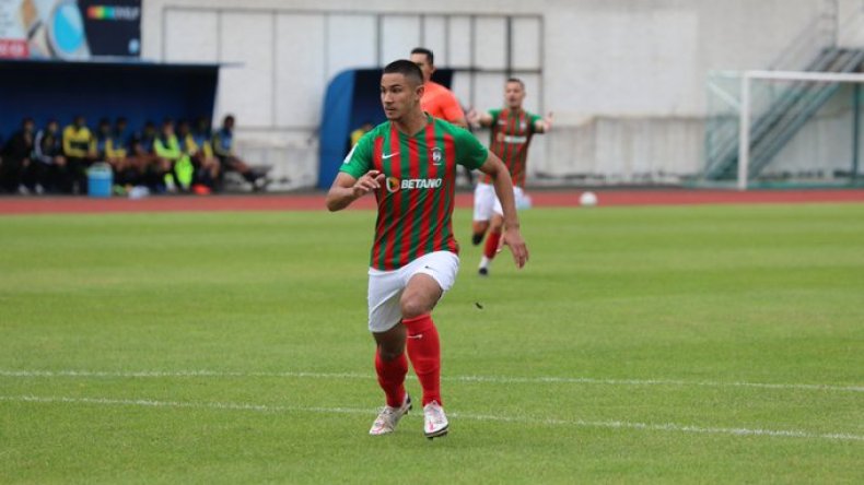 ليس رونالدو أو ميسي.. هذا هو أغنى لاعب في العالم