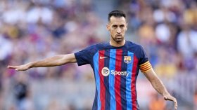 قائد برشلونة يرفض مزاملة رونالدو في النصر السعودي