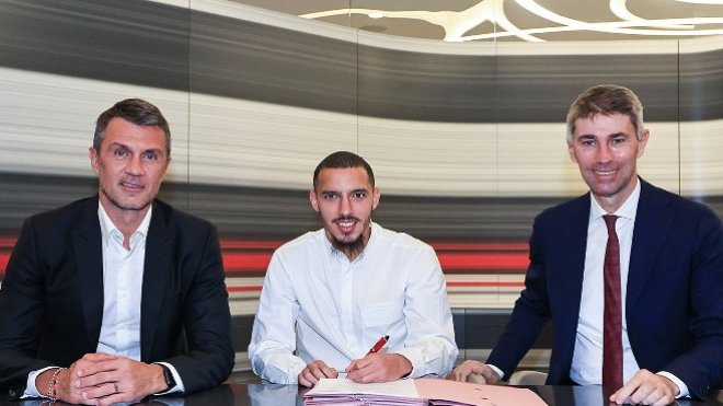 كلمة بن ناصر بعد تجديد العقد