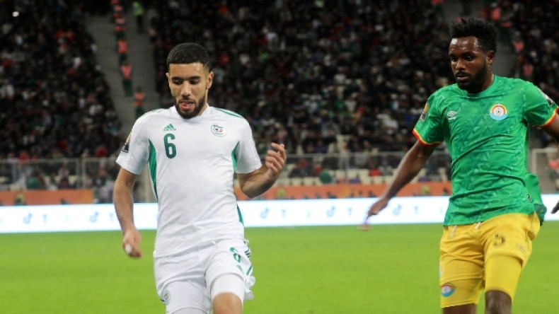 الجزائر أوّل منتخب محلّي يتأهّل إلى ربع النهائي