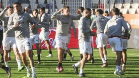 المنتخب المحلّي يتعادل في افتتاحية ملعب براقي