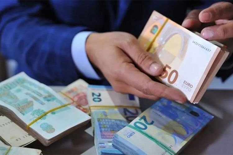 Foreign Currency Exchange Offices to Open in Hotels, Gathering Centers
