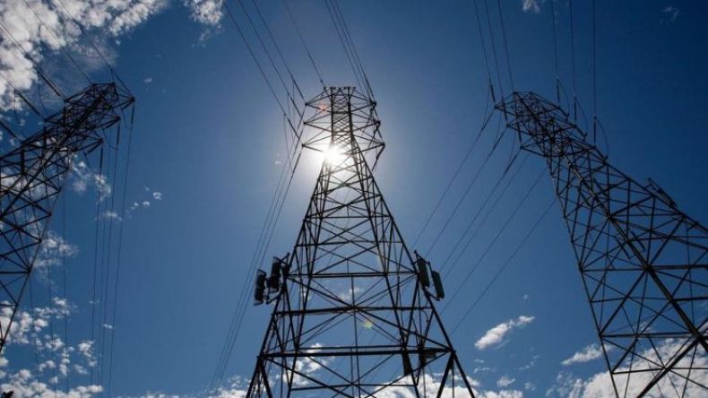 اتفاق لتصدير الكهرباء من الجزائر إلى ليبيا