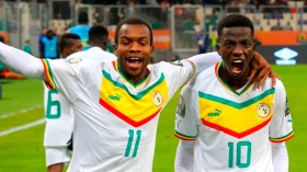 فريق السنيغال مُنافسا للمنتخب المحلّي الجزائري في النّهائي