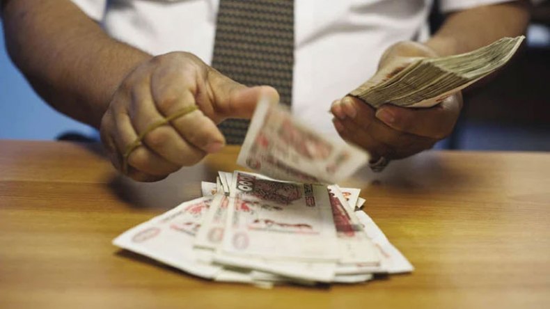 صب الزيادات الجديدة في حسابات الموظفين بعد 28 يوما