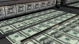 خبير مالي: أمريكا تملك “آلة طباعة” لتوفير احتياجاتها من الدولار