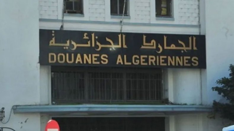 الجمارك الجزائرية تكذب إشاعات الإجراءات المجحفة في حق الليبيين