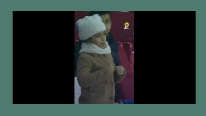 بِالفيديو: “الكاف” ستُقدّم هدّية لِهذه الطفلة الجزائرية