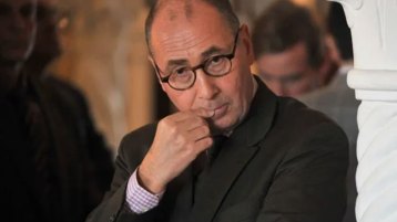 الأحمق كزافيي دريانكور.. دبلوماسيٌّ لا يفقه التاريخ!