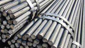 بمعدل 3 آلاف طن يومياً.. مركب بلارة يستقبل أولى شحنات خام الحديد