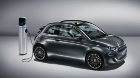 في 20 نقطة.. هذه أهم مميزات سيارة فيات الكهربائية