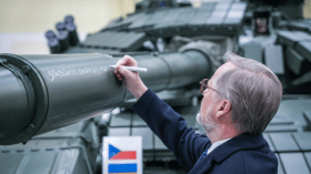 دباباته وصلت ساحة المعركة.. هل دخل النظام المغربي حرب أوكرانيا؟