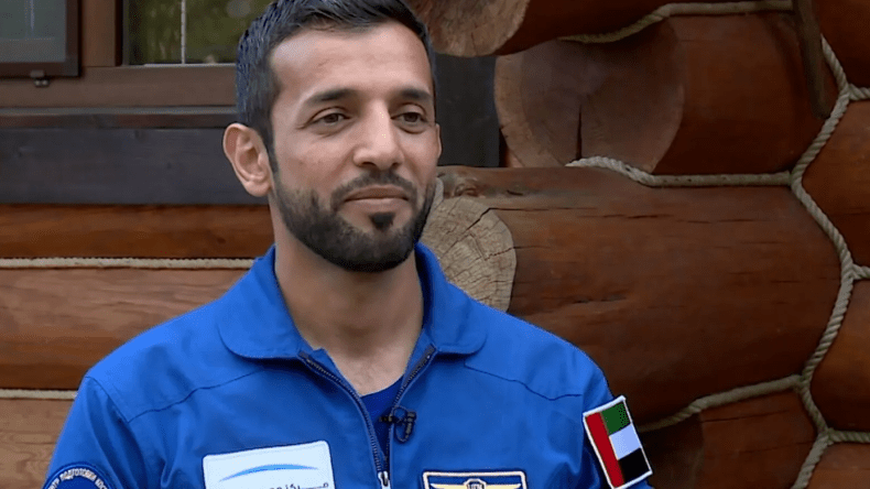 هذا ما قاله رائد إماراتي عن صيامه رمضان في الفضاء