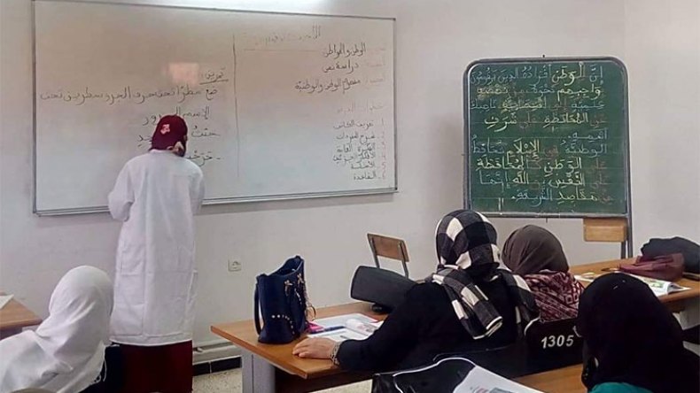 12 ألف أستاذ بمحو الأمية يطالبون بالترسيم