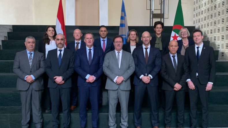 المدير العام للأمن الوطني يبحث مع نظيره الهولندي التعاون الثنائي