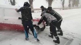 نصائح للسائقين للحذر على الطرقات وتقليل السرعة