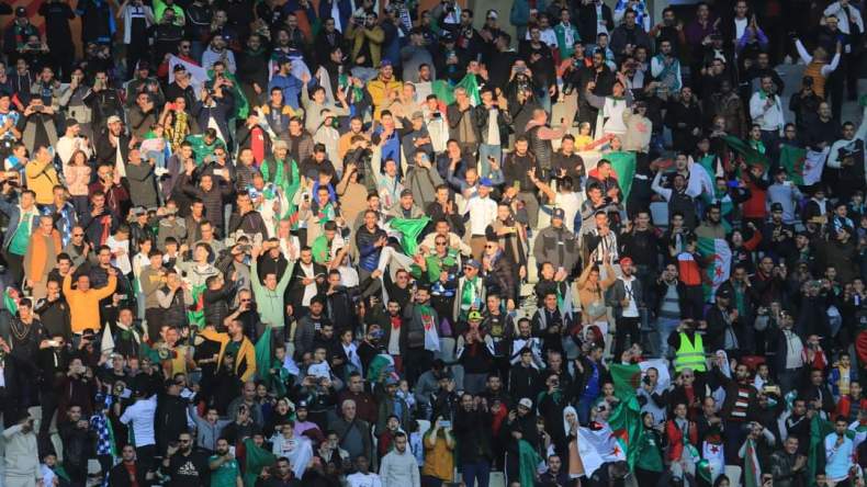 شان الجزائر.. اللجنة المنظمة تعلن منع التدخين داخل الملاعب