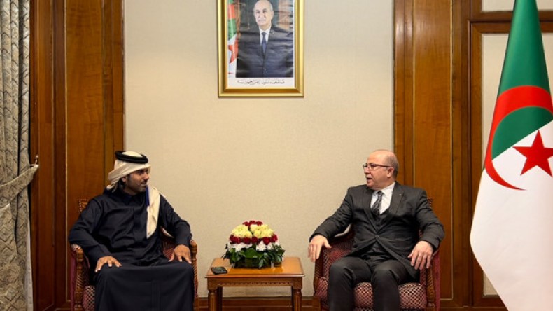 بالفيديو.. الوزير الأول يستقبل رئيس مجموعة “رِتاج” القطرية