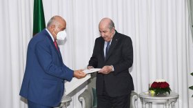 الرئيس تبون يستقبل أمين سر اللجنة المركزية لفتح الفلسطينية