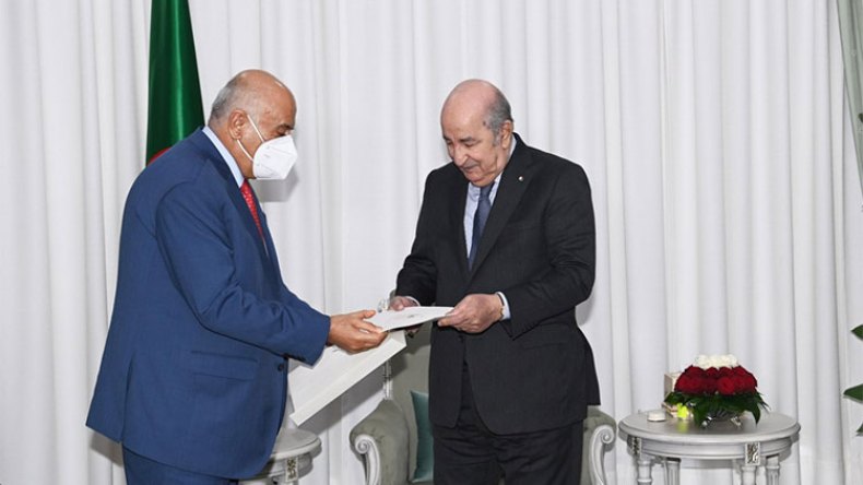 الرئيس تبون يستقبل أمين سر اللجنة المركزية لفتح الفلسطينية