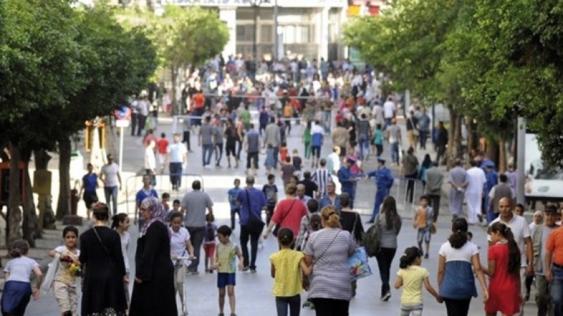 تطلعات الجزائريات في 2023.. صحة ومال وأمان والرجل في خبر كان