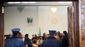 إدانة منتخبين ومسؤولين في قضية ابنة “مدام مايا” بالشلف