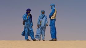 بالصور.. نهب التراث الجزائري يطال لباس الطوارق!