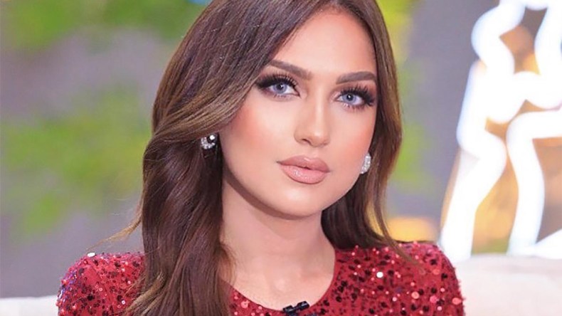 قبل ياسمين عز.. مذيعات ركبن الترند بمواقف وتصرفات غريبة