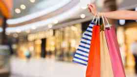 التسوق.. أحب النشاطات للنساء