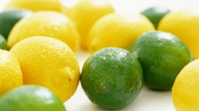 وصفة قطرات من الليمون في العين لتغيير لونها.. تحذيرات من الخبراء