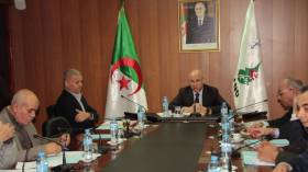 الأرندي يدعو إلى التسريع بإصدار قانون البلدية والولاية