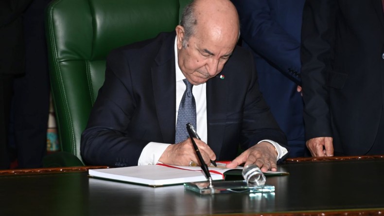 الرئيس تبون يصادق على بروتوكول التسهيلات الخاصة بإنجاز الطريق البرّي تندوف-الزويرات