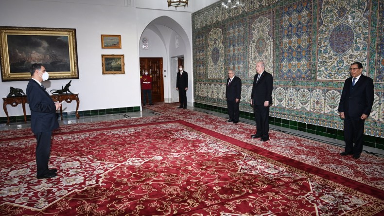 الرئيس تبون يستقبل 3 سفراء جدد في الجزائر