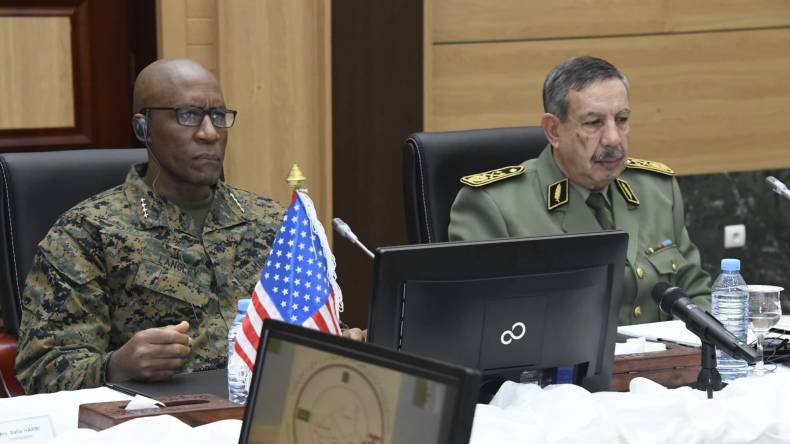 رئيس دائرة الاستعمال والتحضير لأركان الجيش يستقبل قائد “أفريكوم”