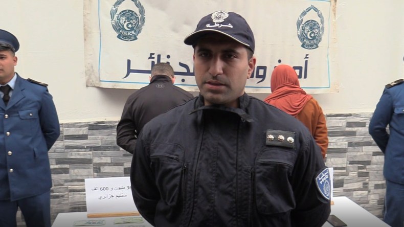 توقيف عاملة نظافة قامت بسرقة مبالغ مالية كبيرة من منزل تعمل به