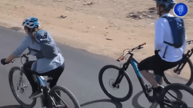 تمنراست: سباق الدراجات بين جبال الهقــار