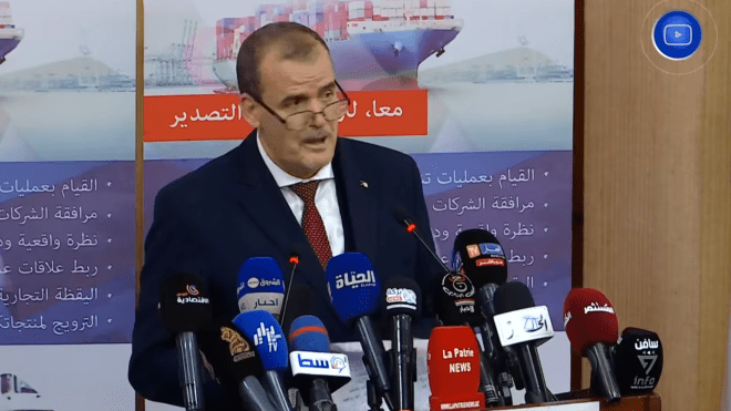 وزير التجارة: المادة الأولية متوفرة وما ينقصنا هو مشكل التسويق لوصول الحذاء الجزائري للعالمية