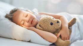 كيف تعودين طفلك على عادات النوم الصحية؟