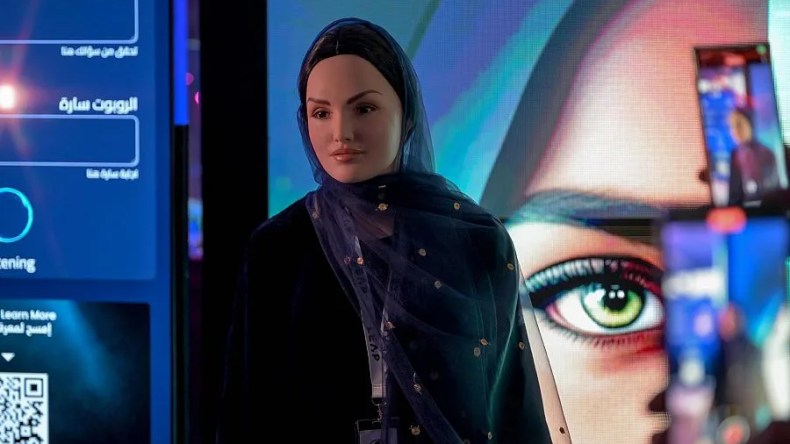 “سارة”.. أول روبوت سعودي يتحدث باللهجة العامية
