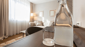 “حماية المستهلك” تدعو لتعبئة المياه المعدنية في قوارير زجاجية