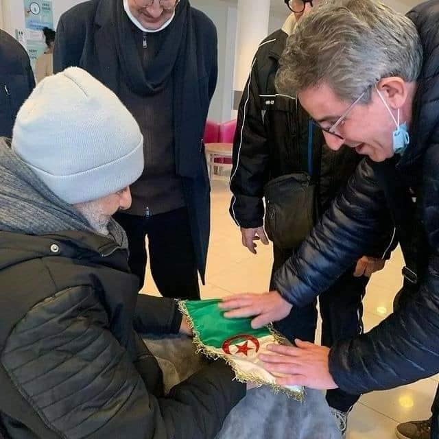 Salah Aougrout de retour en Algérie