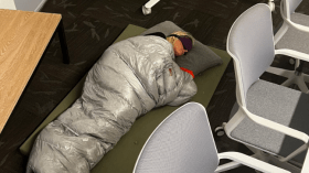 ماسك يطرد الموظفة التي كانت تنام في مقر تويتر