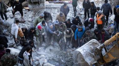 Le bilan du séisme en Turquie et en Syrie dépasse 11 200 morts